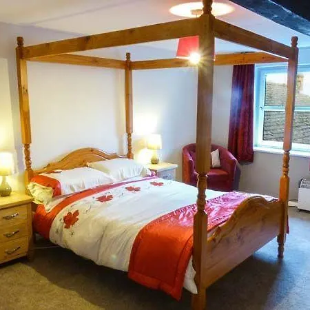 Chapel House * هاويس